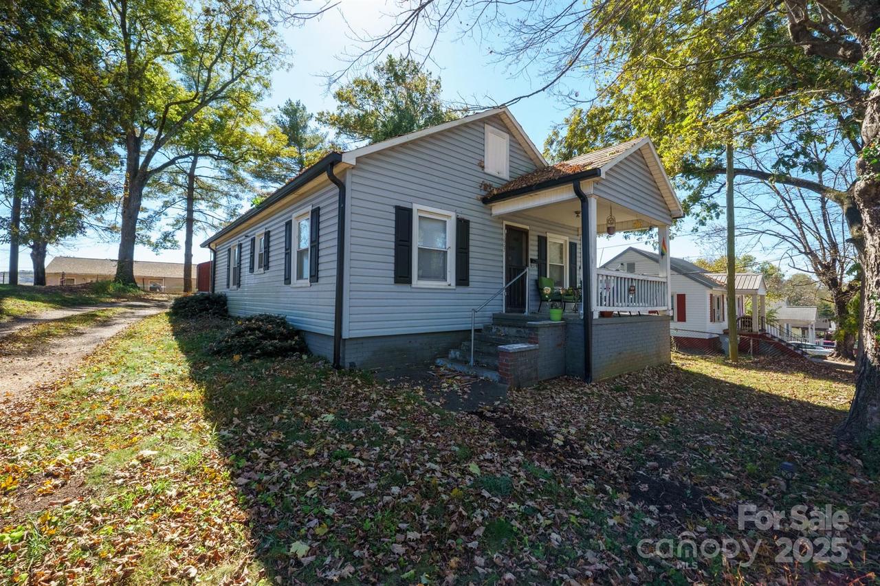 1607 Bradford St., Lenoir, NC 28645