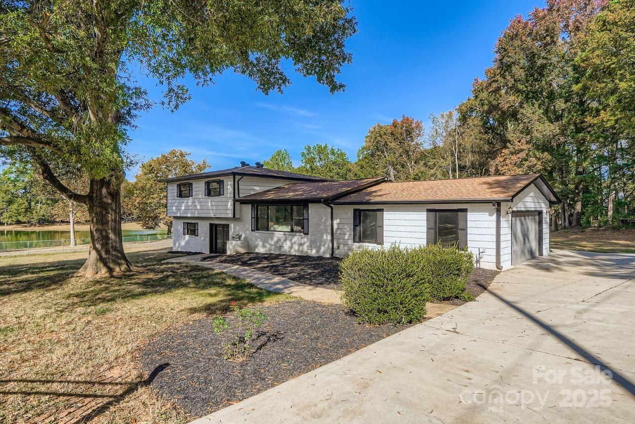 6210 Cora St., Charlotte, NC 28216