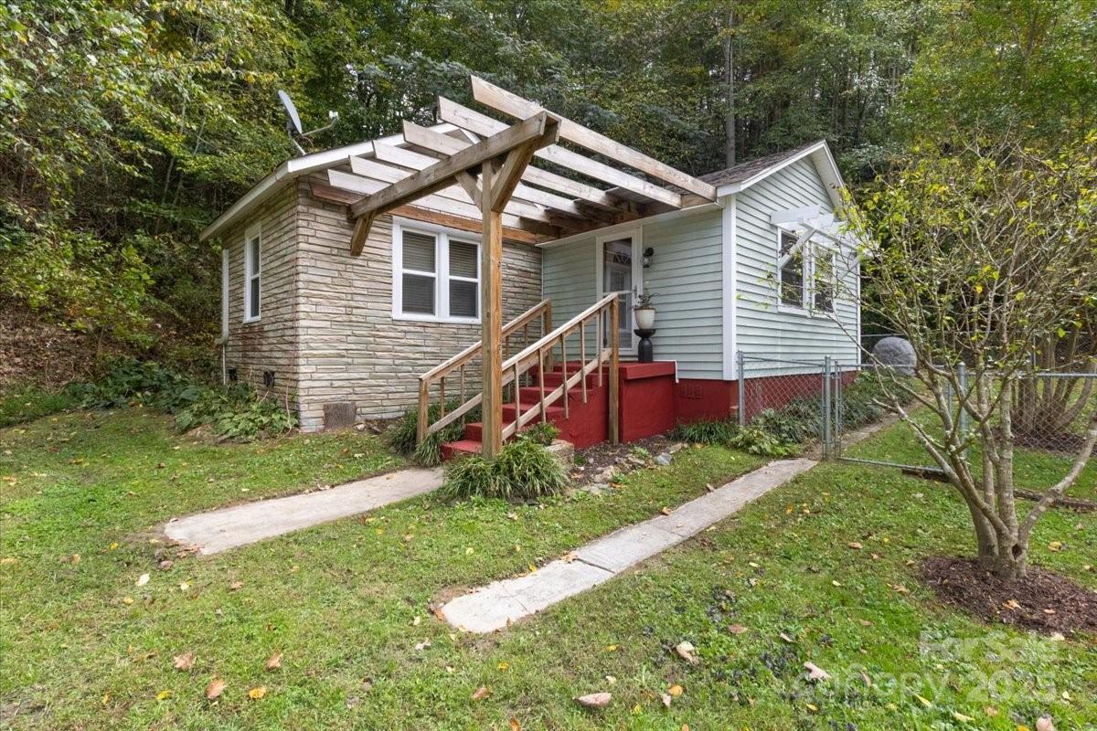 14840 Us 25/70 Hwy., Marshall, NC 28753