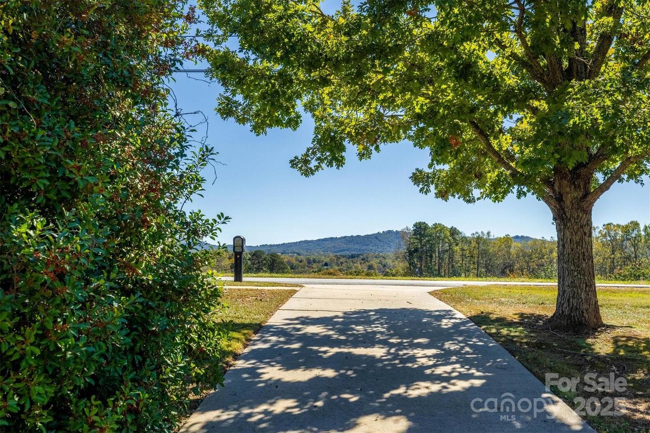 2106 Enon Rd., Morganton, NC 28655