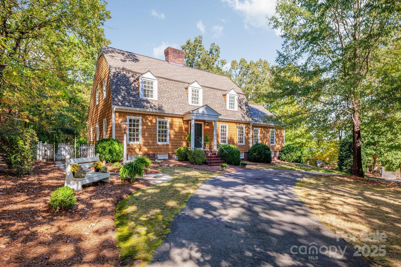 674 Abington Dr., Concord, NC 28025