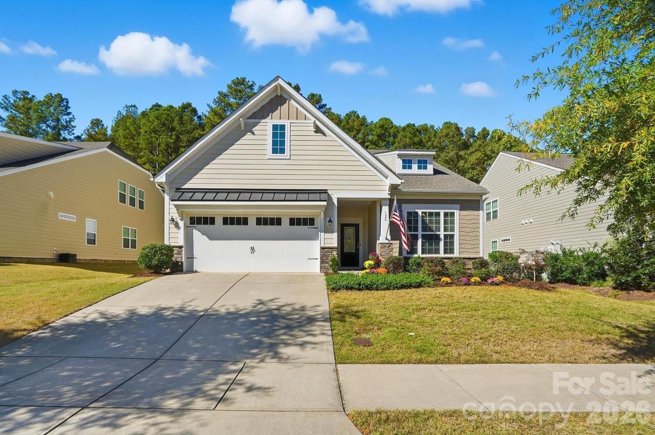 128 Van Gogh Tr., Mount Holly, NC 28120