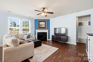 6434 Myston Ln., Huntersville, NC 28078