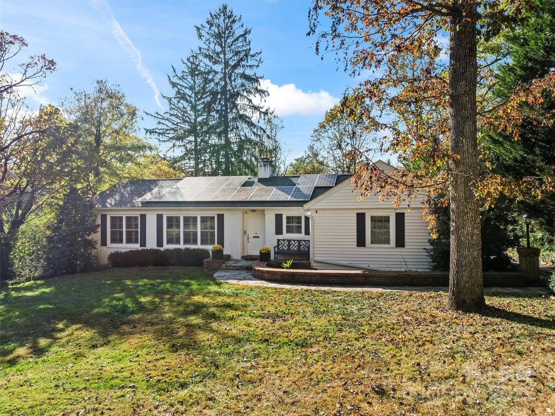 9 Hilltop Rd., Biltmore Forest, NC 28803