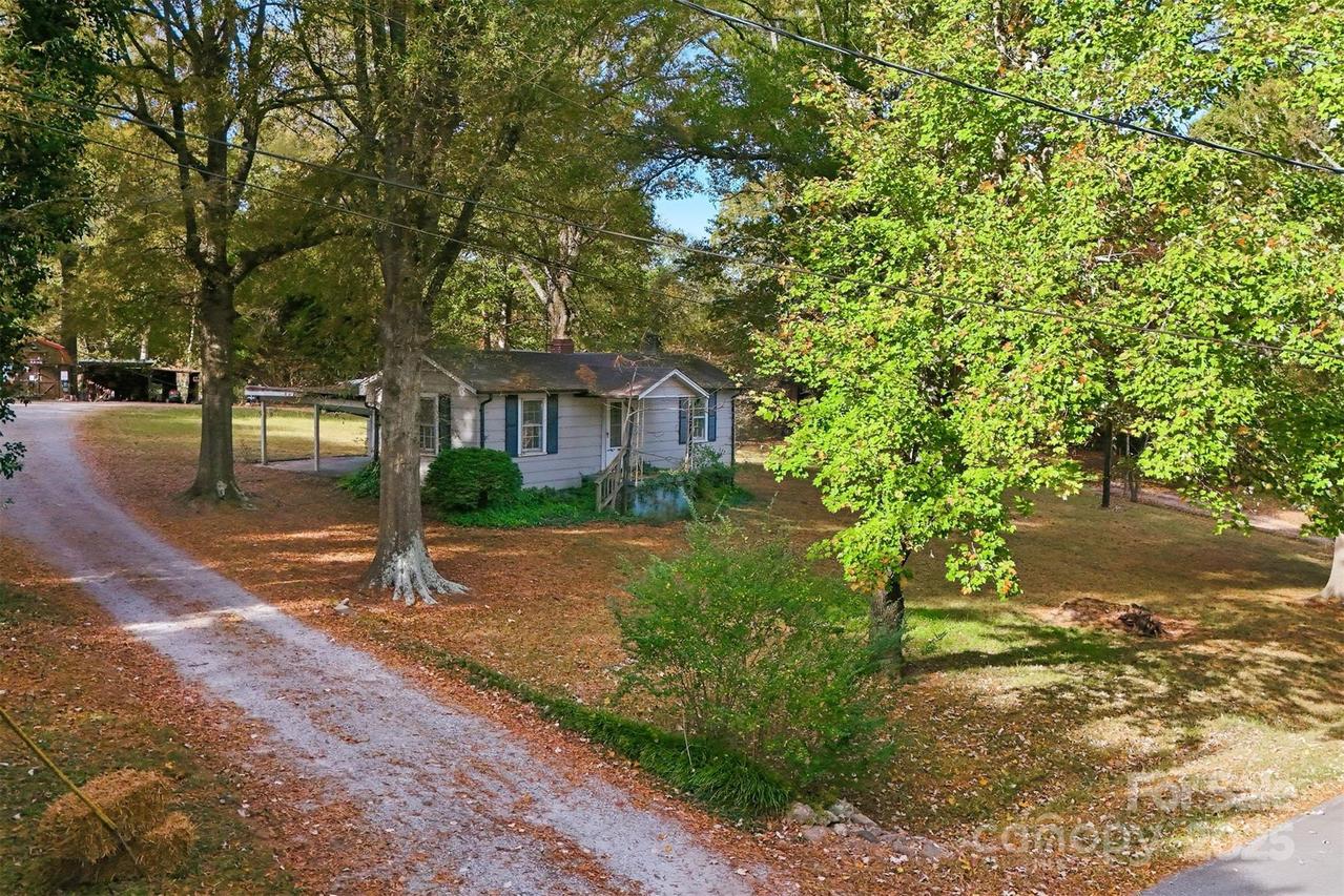 119 Sunset Dr., Taylorsville, NC 28681