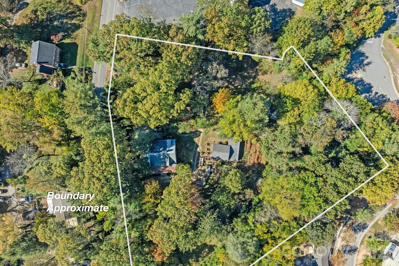414 Beaucatcher Rd., Asheville, NC 28805