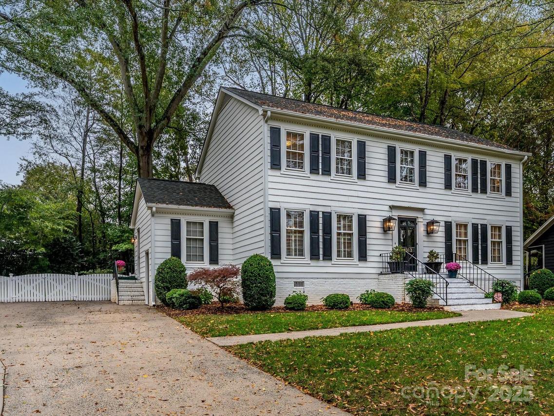 4913 Crooked Oak Ln., Charlotte, NC 28226