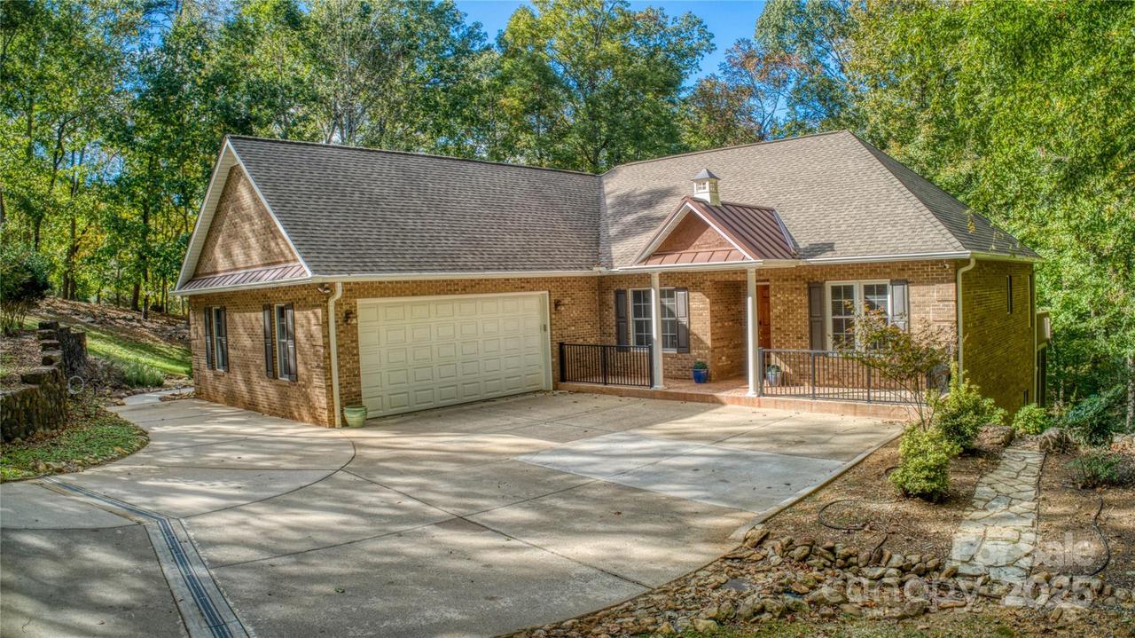 906 Rocky Cove Ln., Denton, NC 27239