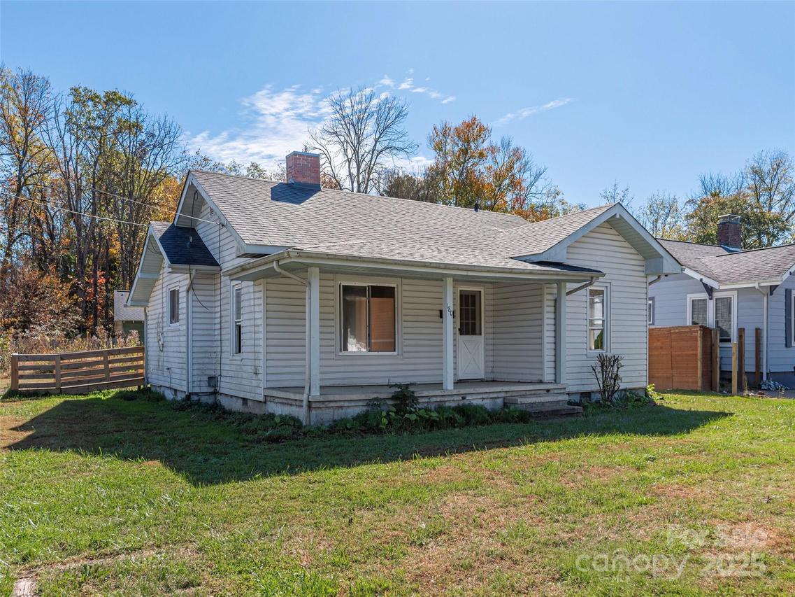 180 Harris St., Waynesville, NC 28786