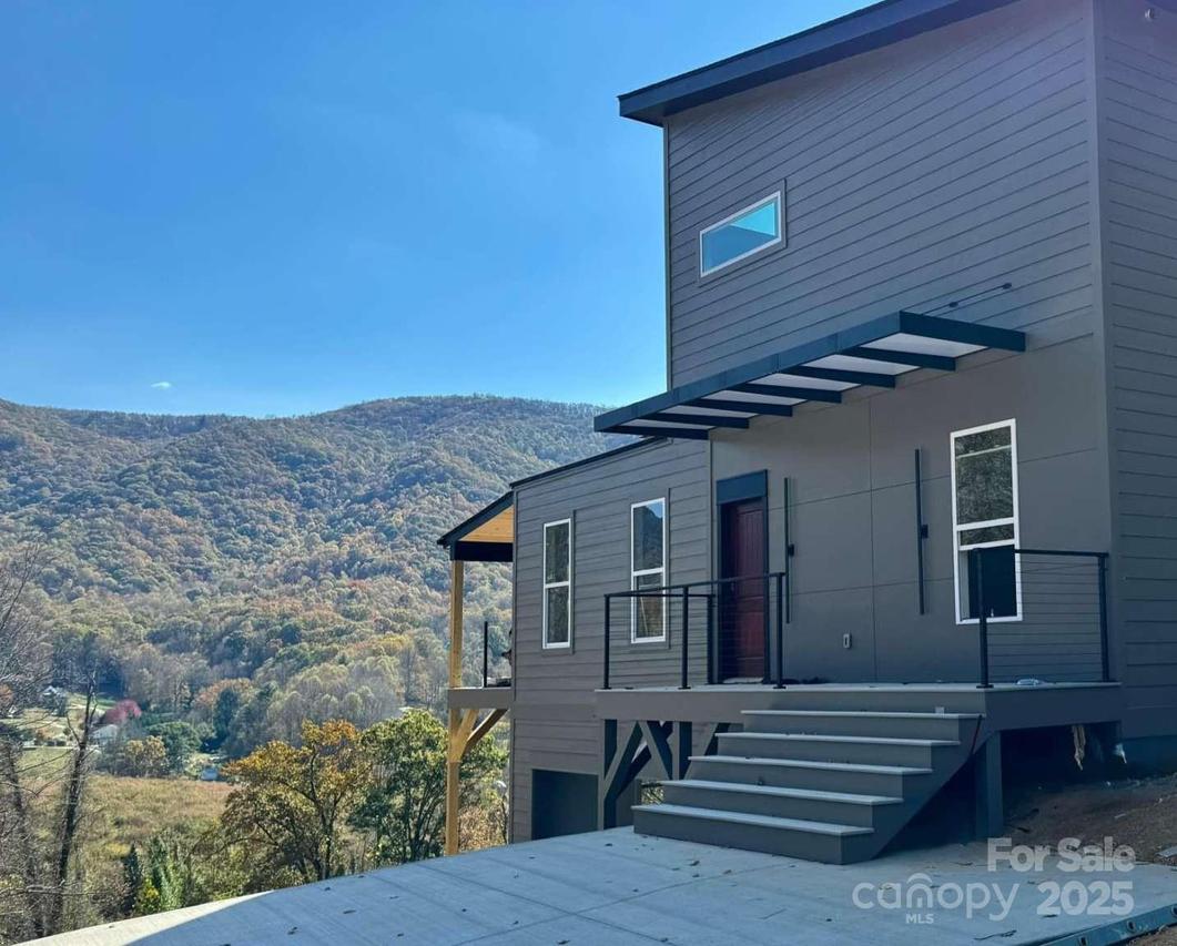 331 Silent Forest Dr., Canton, NC 28716