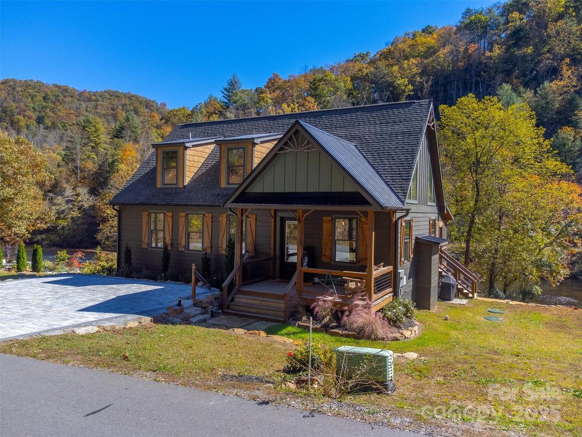 186 Grayling Dr., Cullowhee, NC 28723