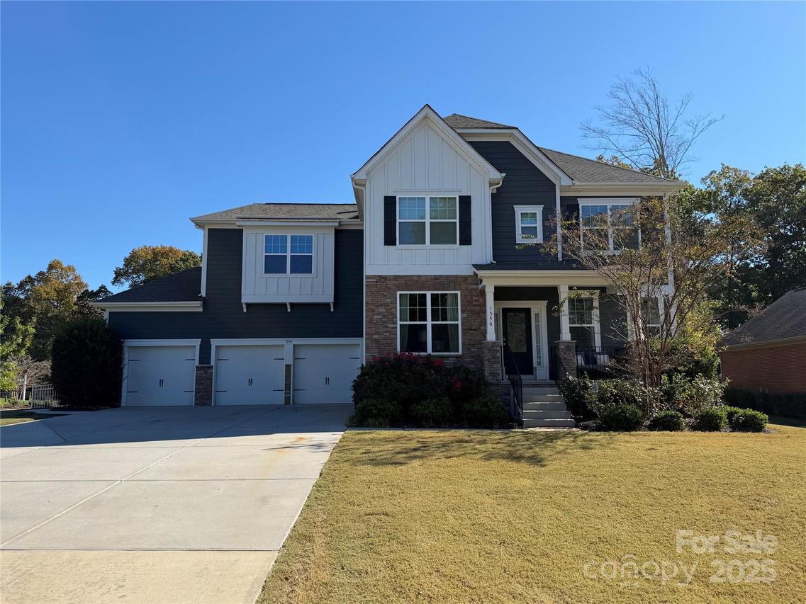 1556 Prickly Ln., Waxhaw, NC 28173