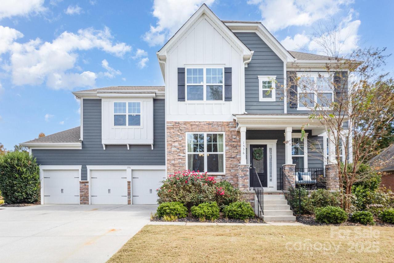 1556 Prickly Ln., Waxhaw, NC 28173
