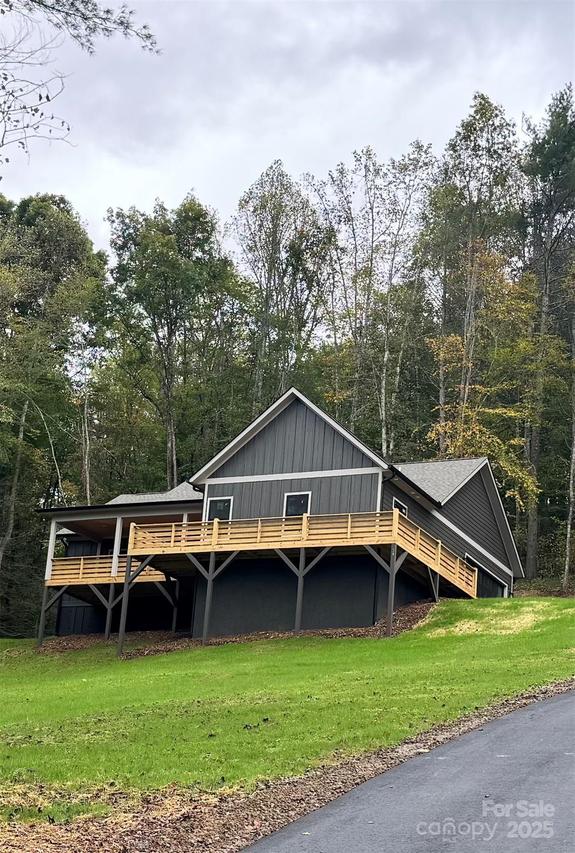 76 Arrowood Rd., Weaverville, NC 28787