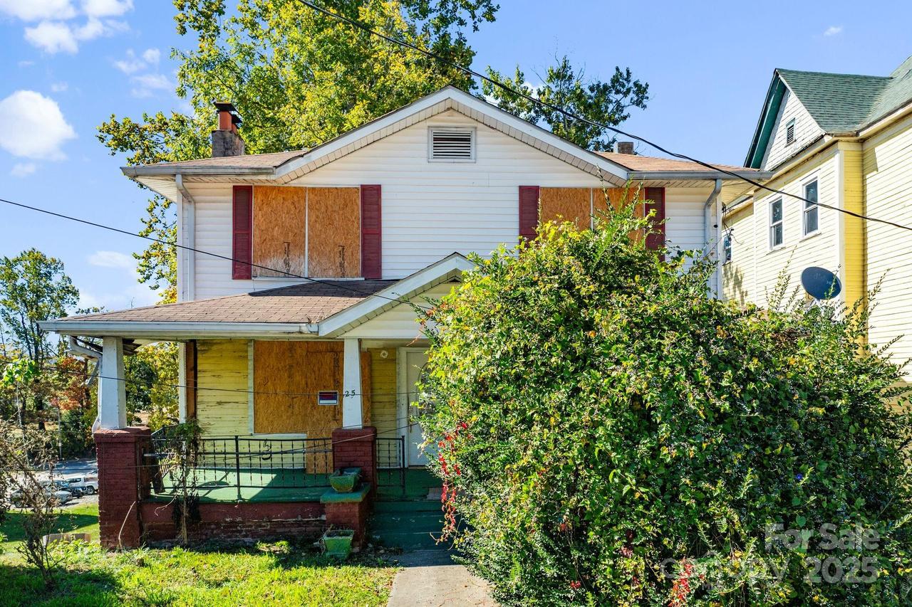 25 S French Broad Ave., Asheville, NC 28801
