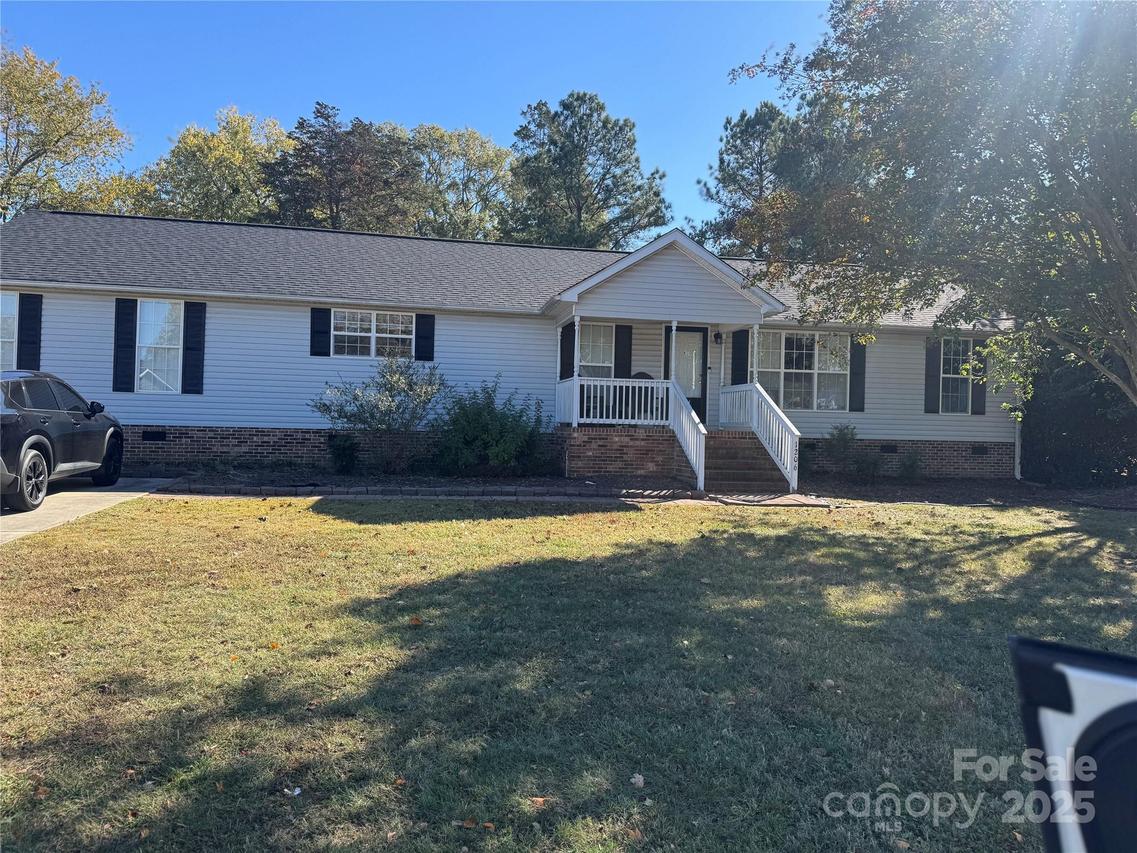 1206 Poplar Glen Dr., Kannapolis, NC 28083