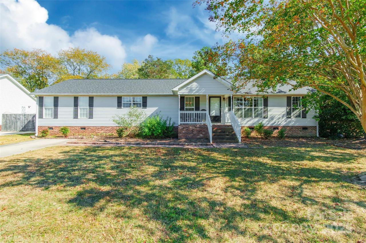 1206 Poplar Glen Dr., Kannapolis, NC 28083