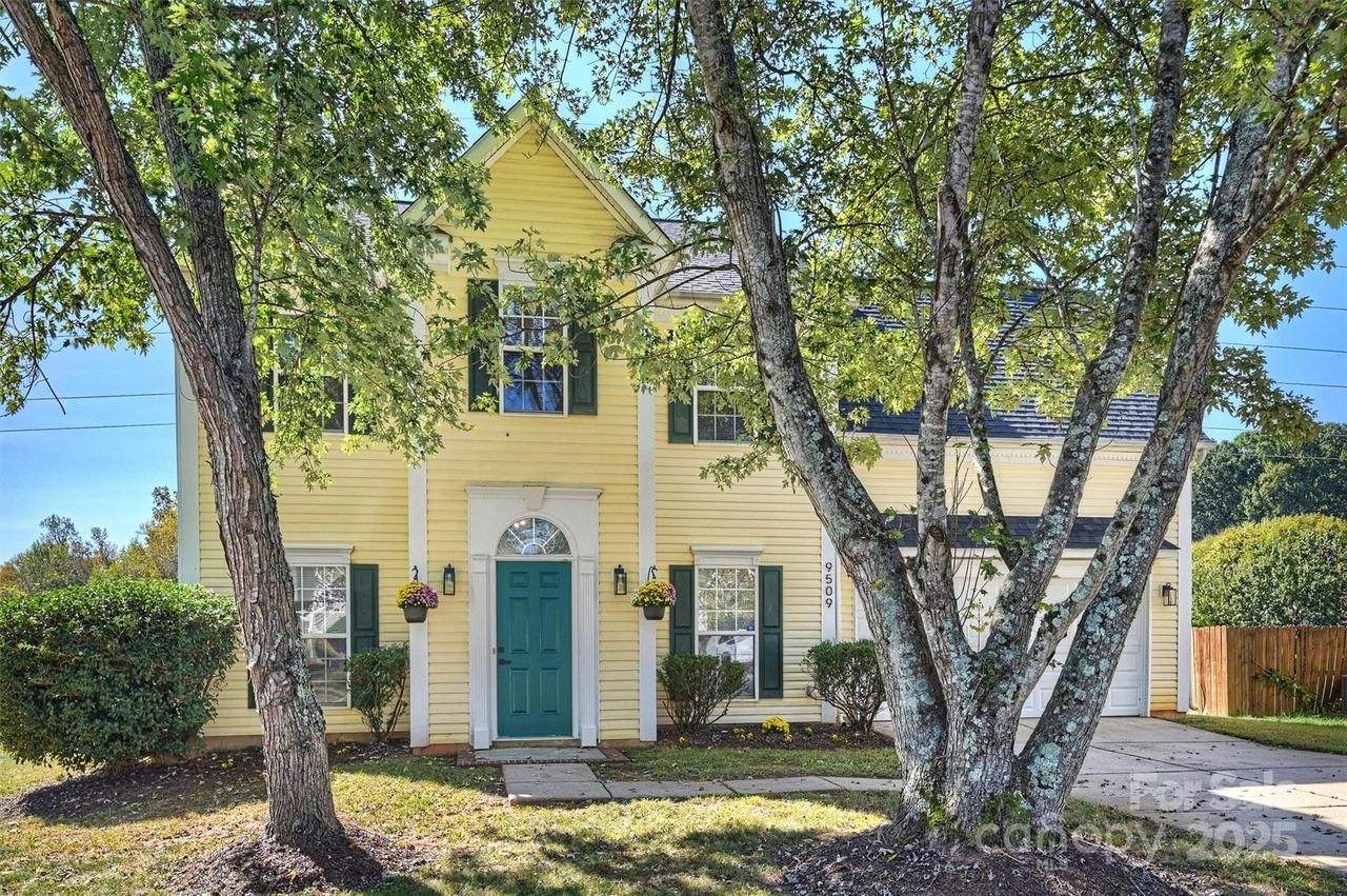 9509 Green Apple Dr., Charlotte, NC 28215
