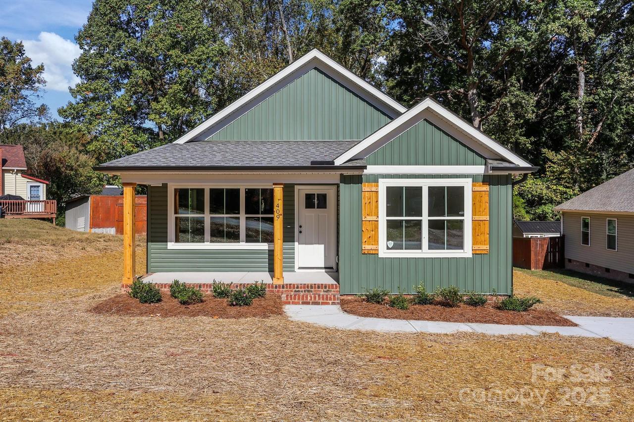 409 Oak Cir., Kannapolis, NC 28081