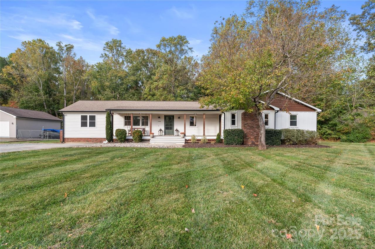 1335 Blacksnake Rd., Stanley, NC 28164