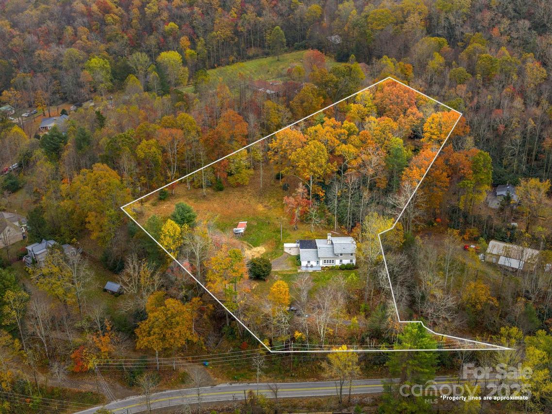 6 Star Berry Ln., Fairview, NC 28730