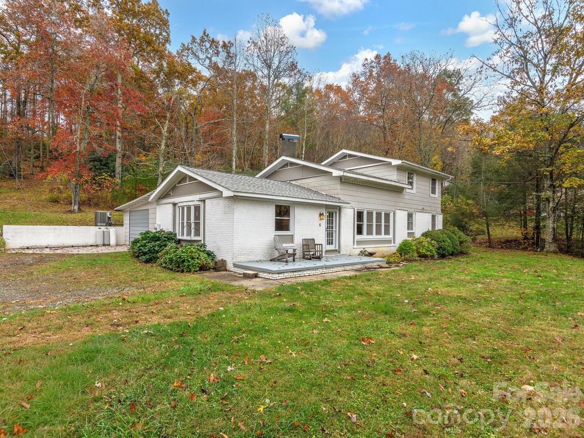 6 Star Berry Ln., Fairview, NC 28730