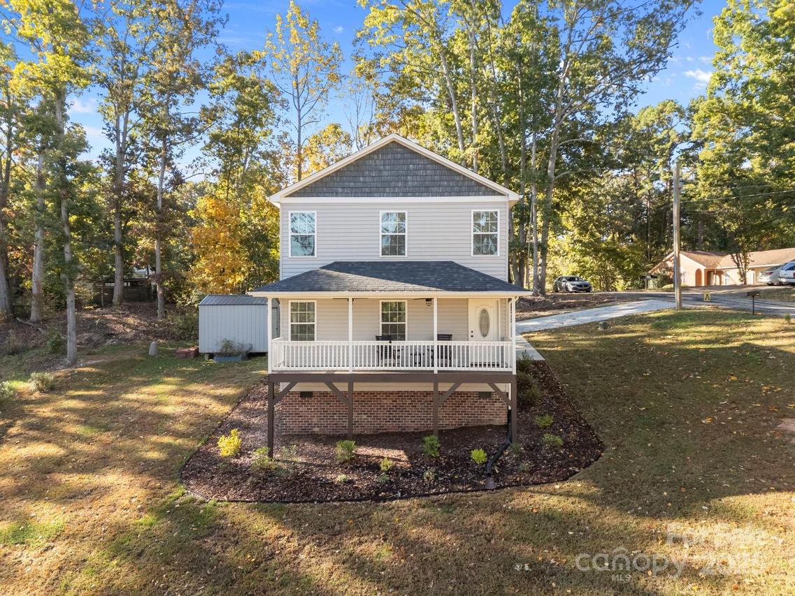 1734 Shadowbrook Dr., Kannapolis, NC 28081