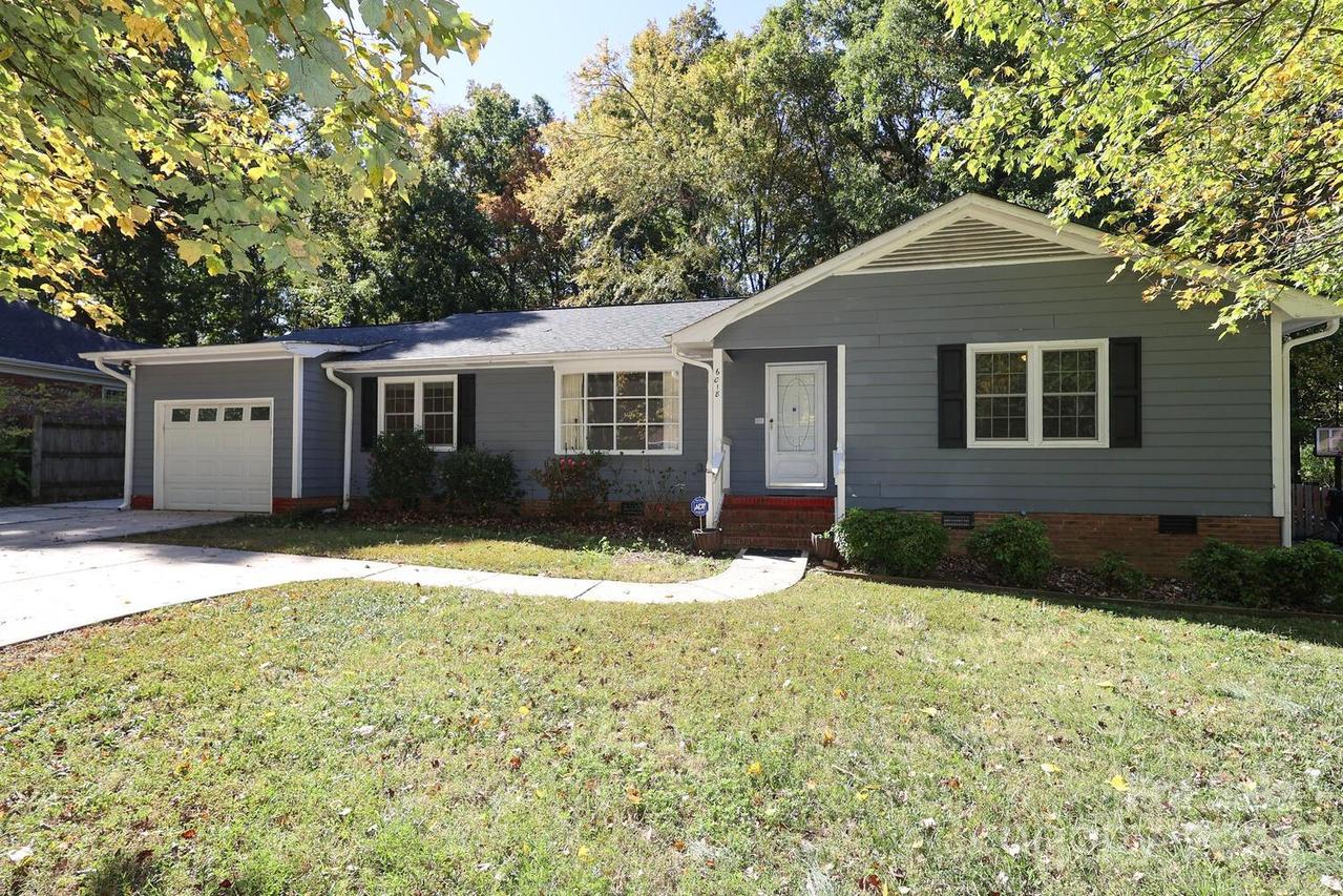 6018 Donegal Dr., Charlotte, NC 28212
