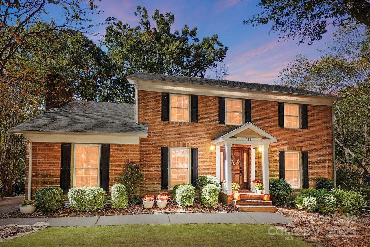 434 Chadmore Dr., Charlotte, NC 28270