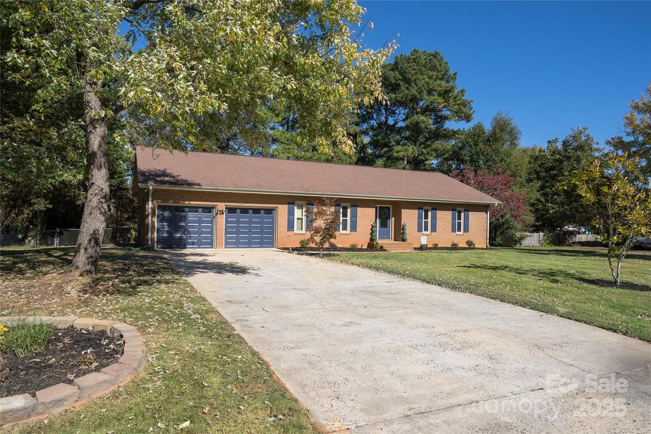 1004 Sandy Ct., Gastonia, NC 28056