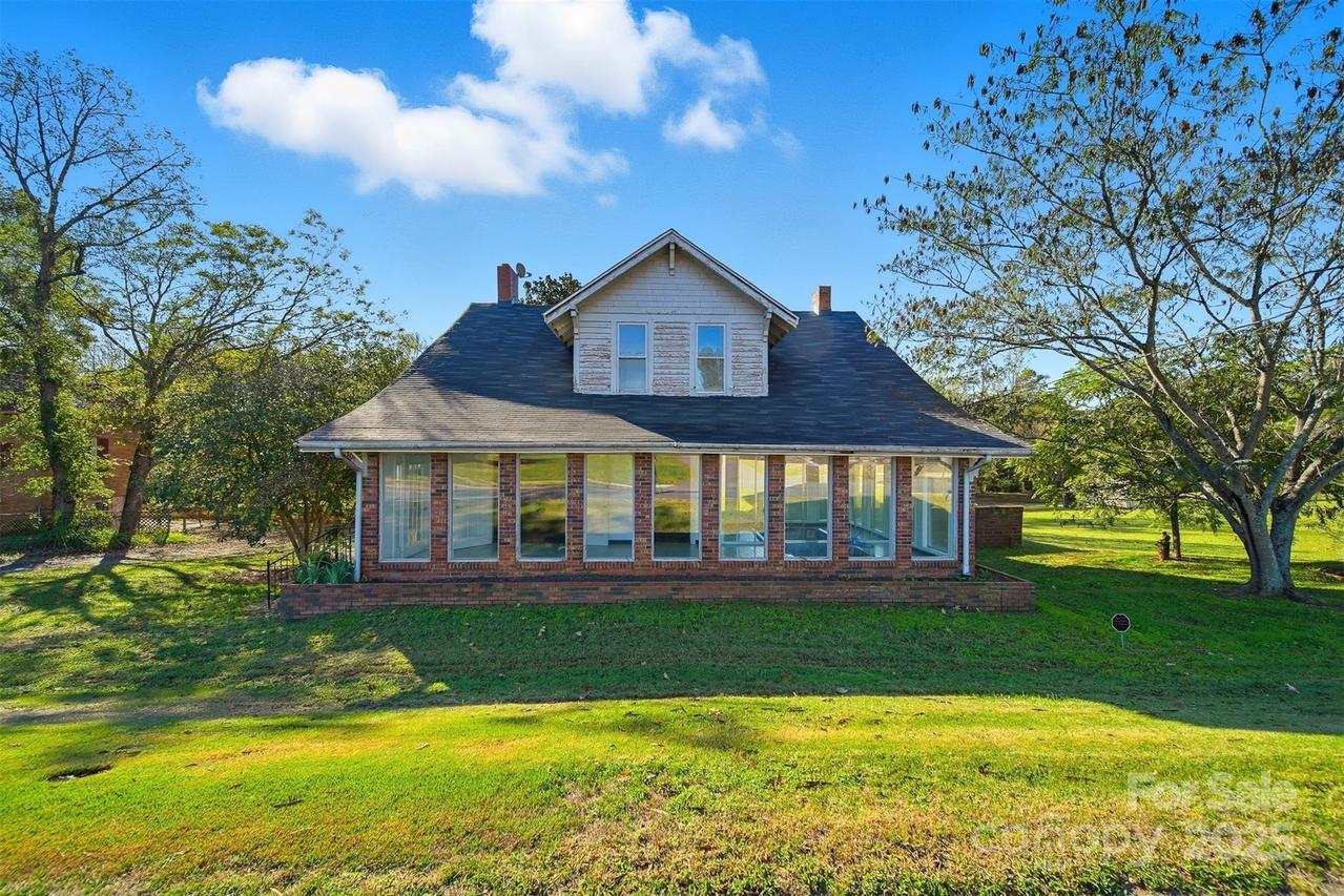 105 2nd Ave., Catawba, NC 28609