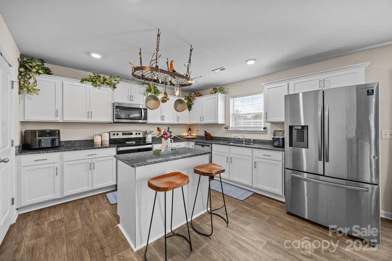 321 Kingsford Dr., Stanley, NC 28164