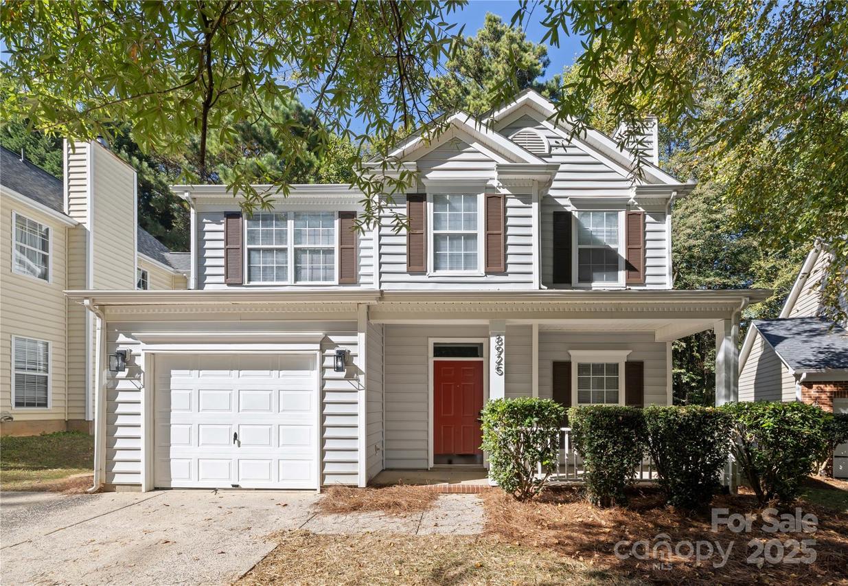 8925 Trentsby Pl., Charlotte, NC 28216