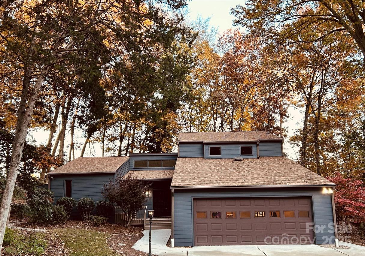 8117 Rising Meadow Rd., Charlotte, NC 28277