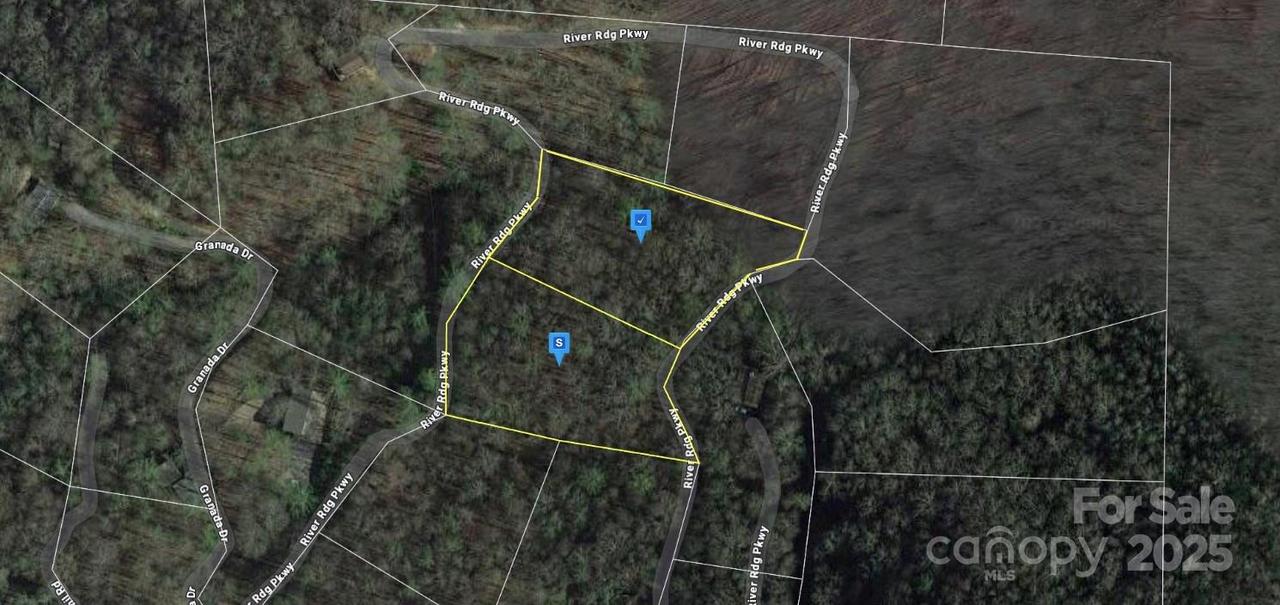 48 River Ridge Pkwy., Tuckasegee, NC 28783