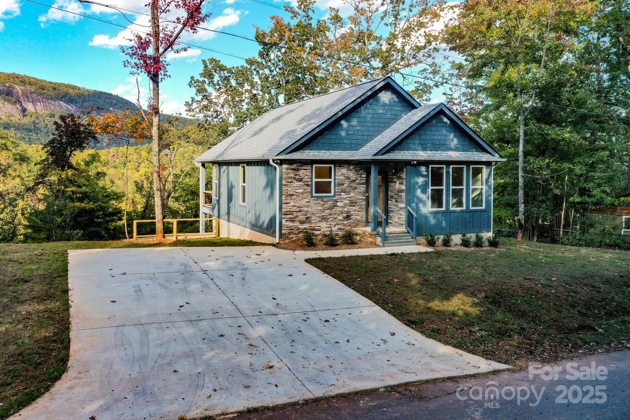 272 Seton Rd., Lake Lure, NC 28746