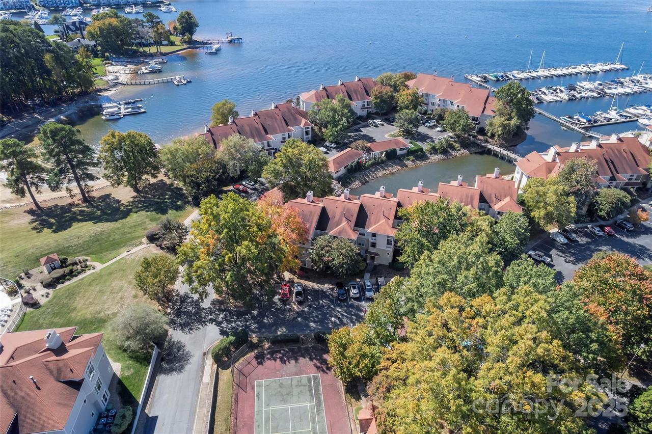 18009 Kings Point Dr. #M, Cornelius, NC 28031