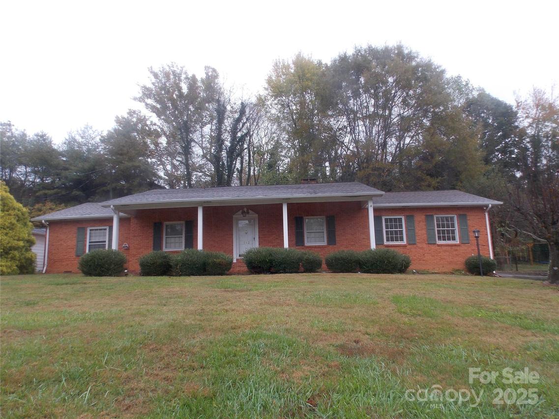 113 Eastwood Park Dr., Lenoir, NC 28645