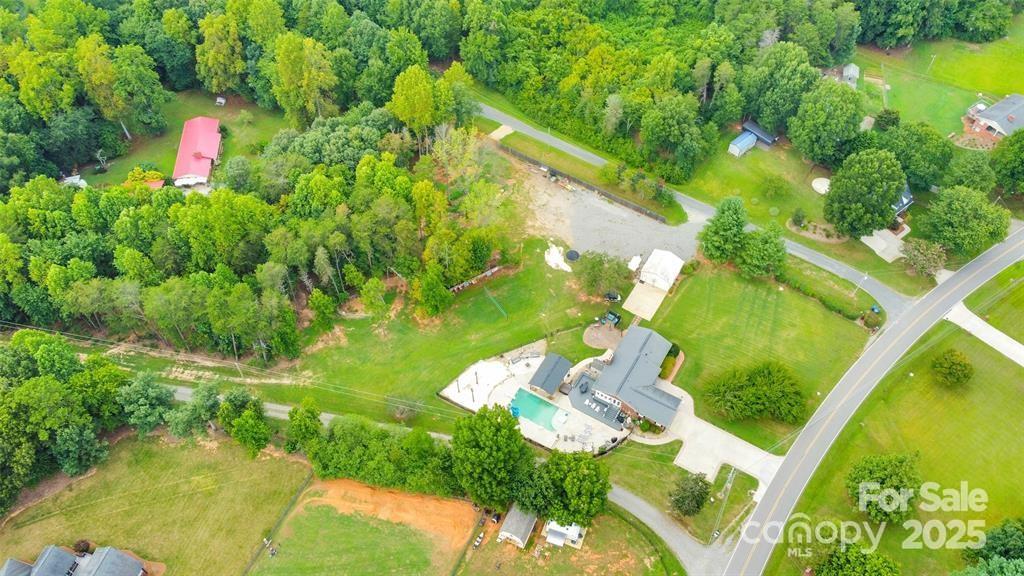 109 Lazy D Ln., Statesville, NC 28625