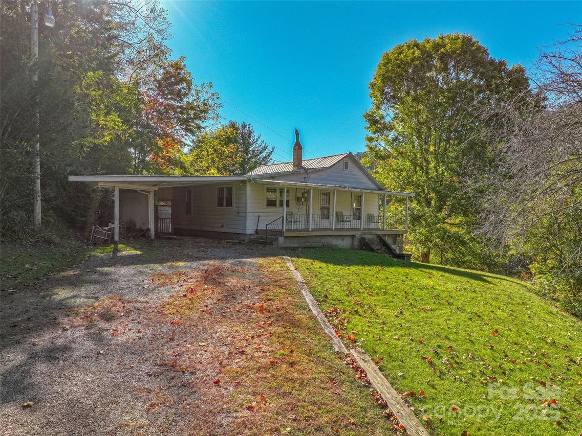 200 Church Rd., Burnsville, NC 28714