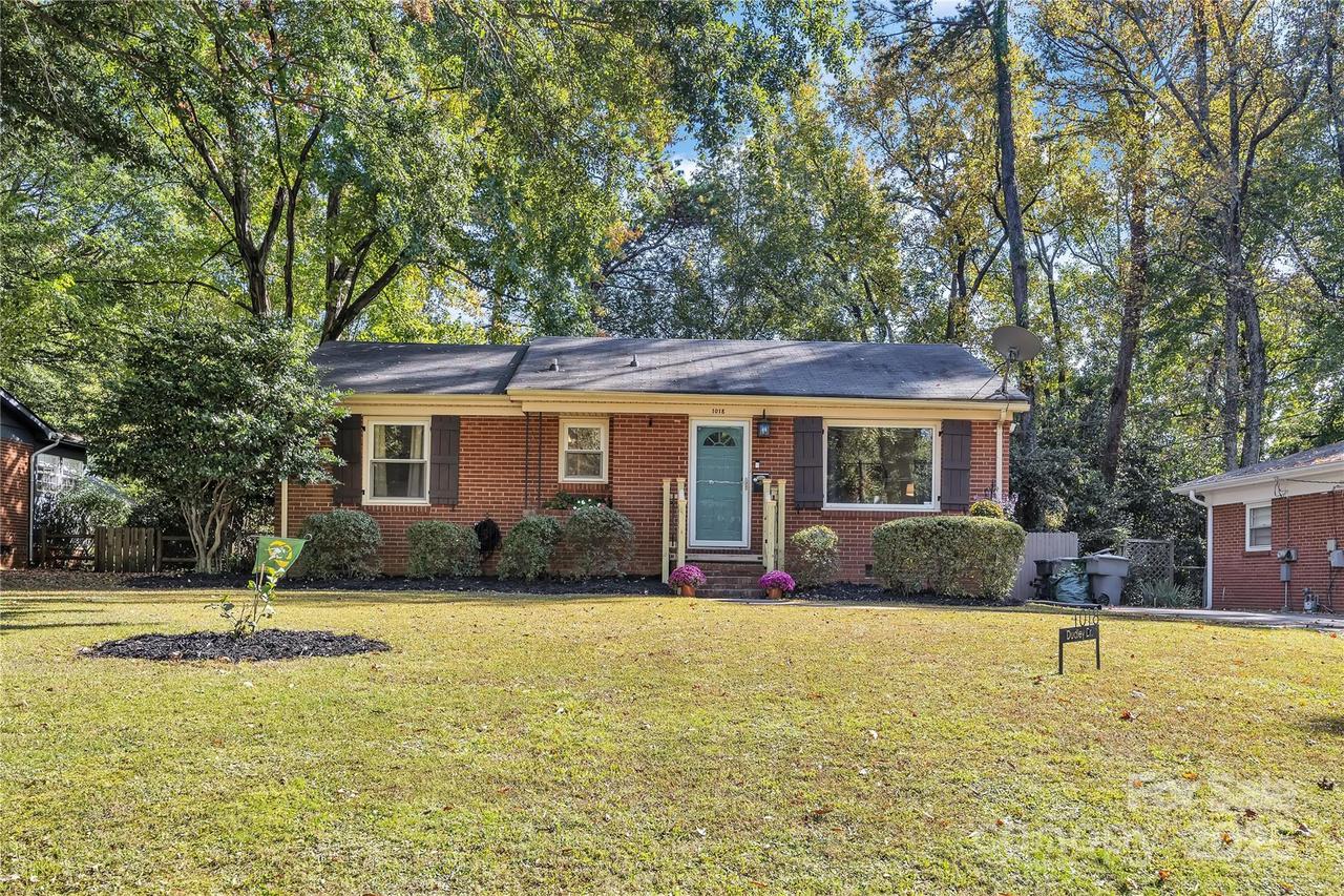 1018 Dudley Dr., Charlotte, NC 28205