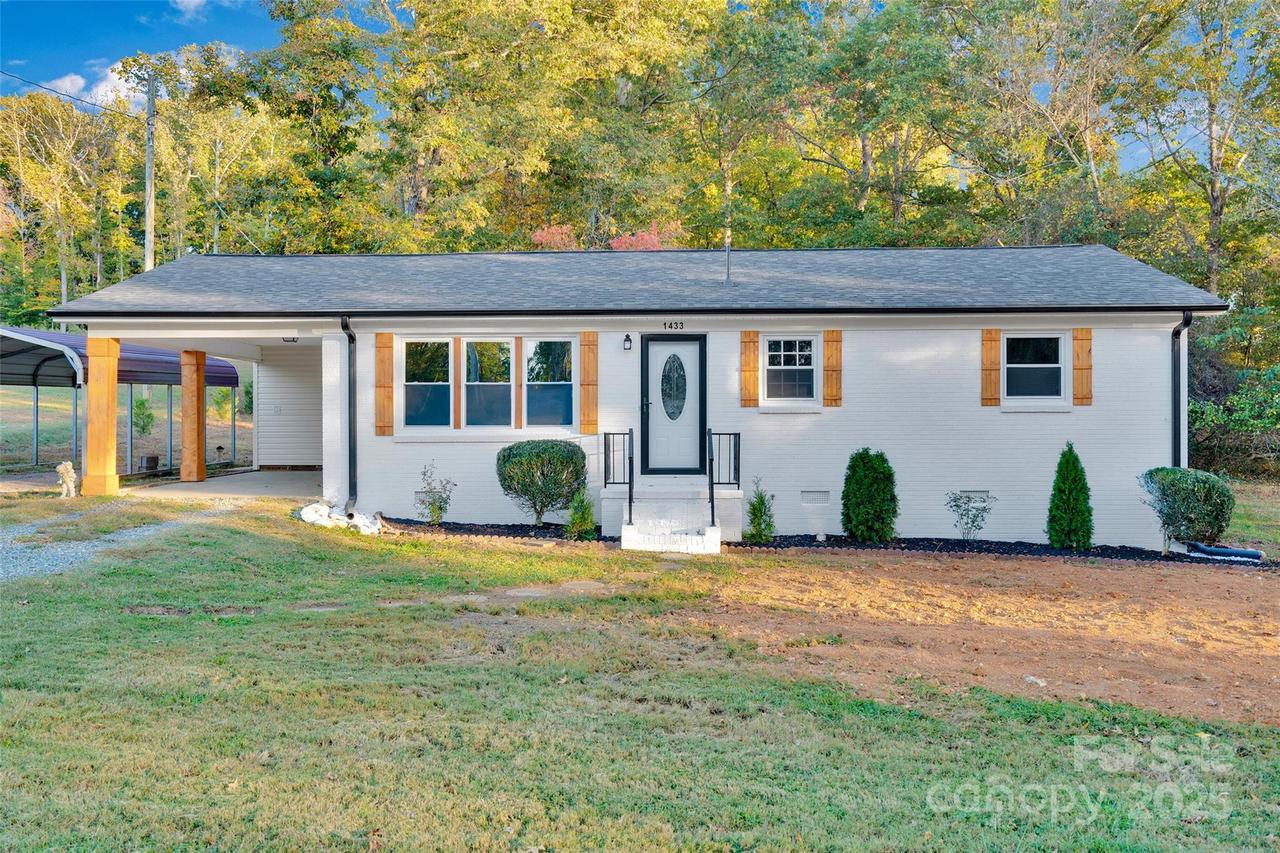 1433 Poovey Hill Ln., Lincolnton, NC 28092