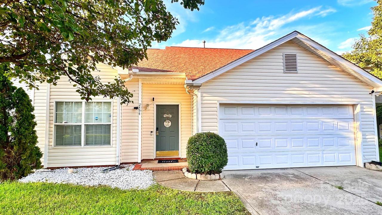 2434 Summer Meadow Ct., Charlotte, NC 28216