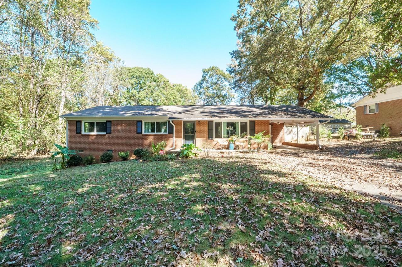 3514 Merry Oaks Ln., Dallas, NC 28034