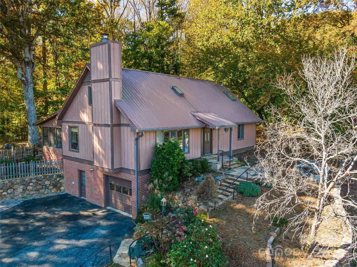 1326 Valmont Dr., Hendersonville, NC 28791