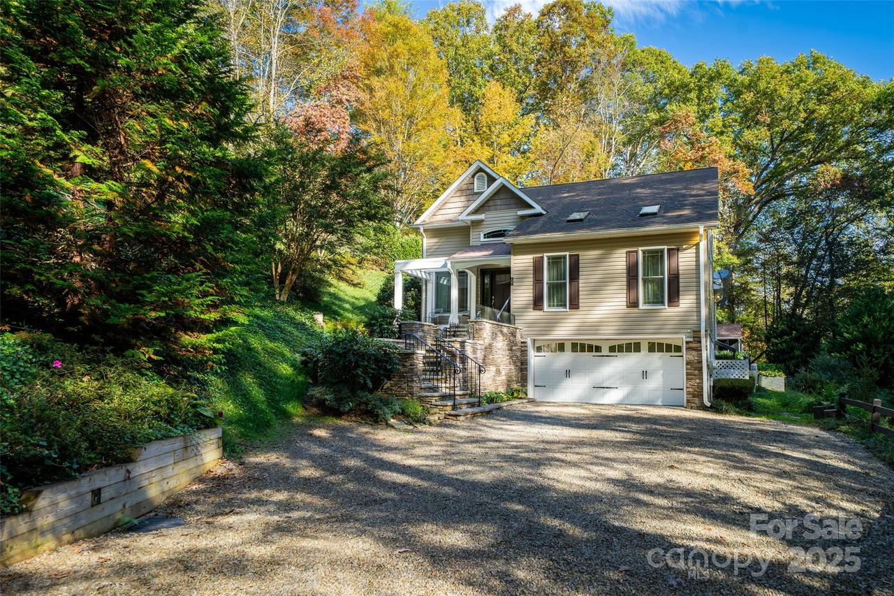 207 Emily Ln., Leicester, NC 28748