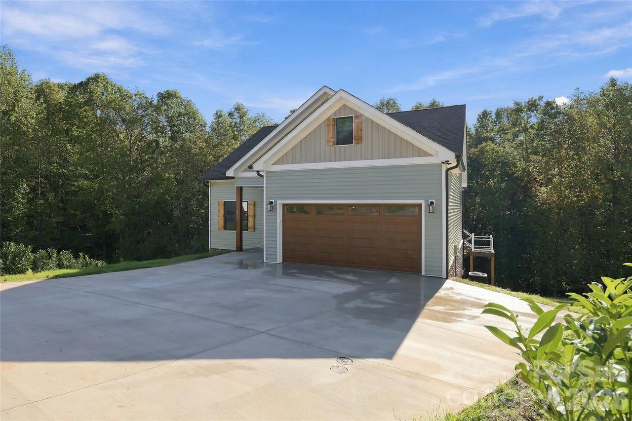 210 Joy-lynne Ct., Jonesville, NC 28642