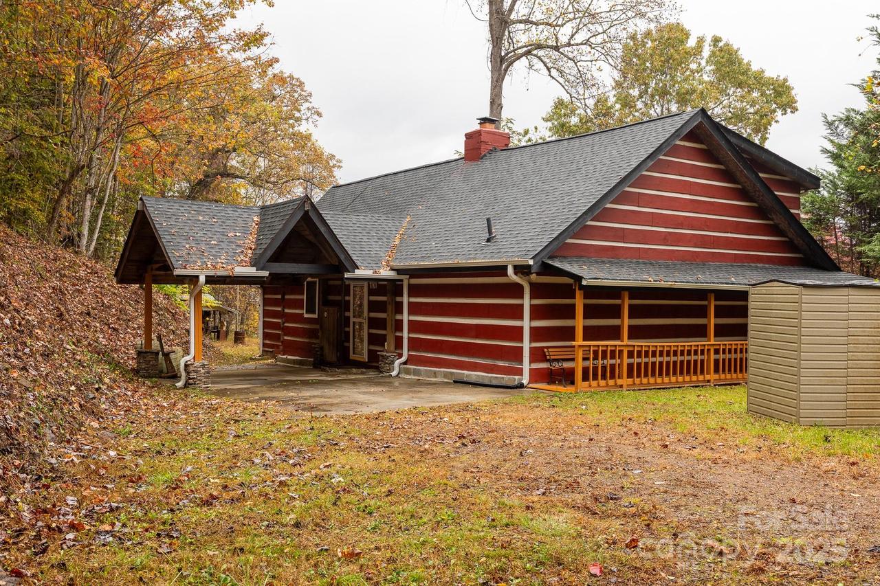 523 Sundown Dr., Franklin, NC 28734