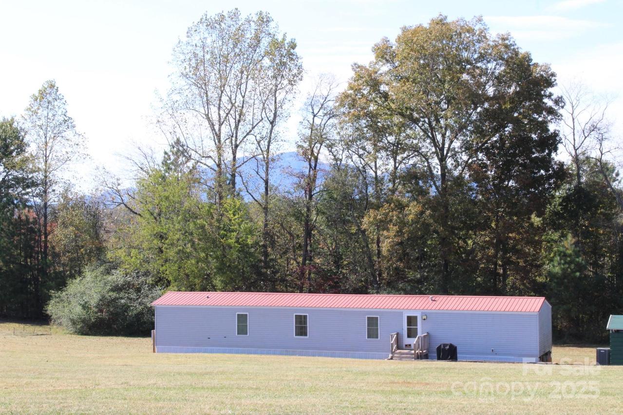 260 Buck Branch Rd., Mill Spring, NC 28756