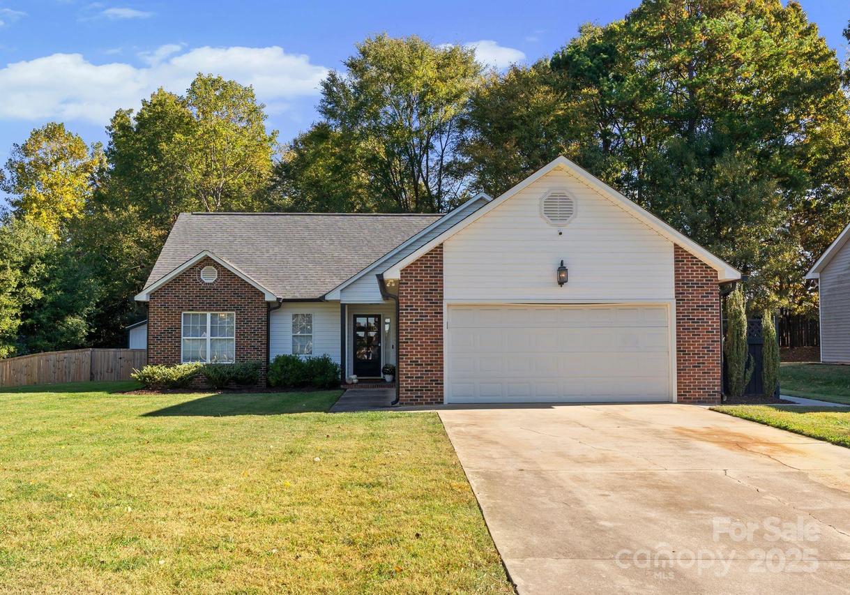 611 Emerson Dr., Mooresville, NC 28115